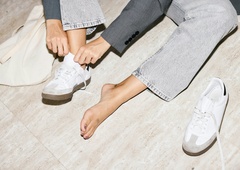 Tako bo bela obutev spet kot nova: uporabnice povedale, kateri izdelki preverjeno delujejo (vse dobite pri nas!)