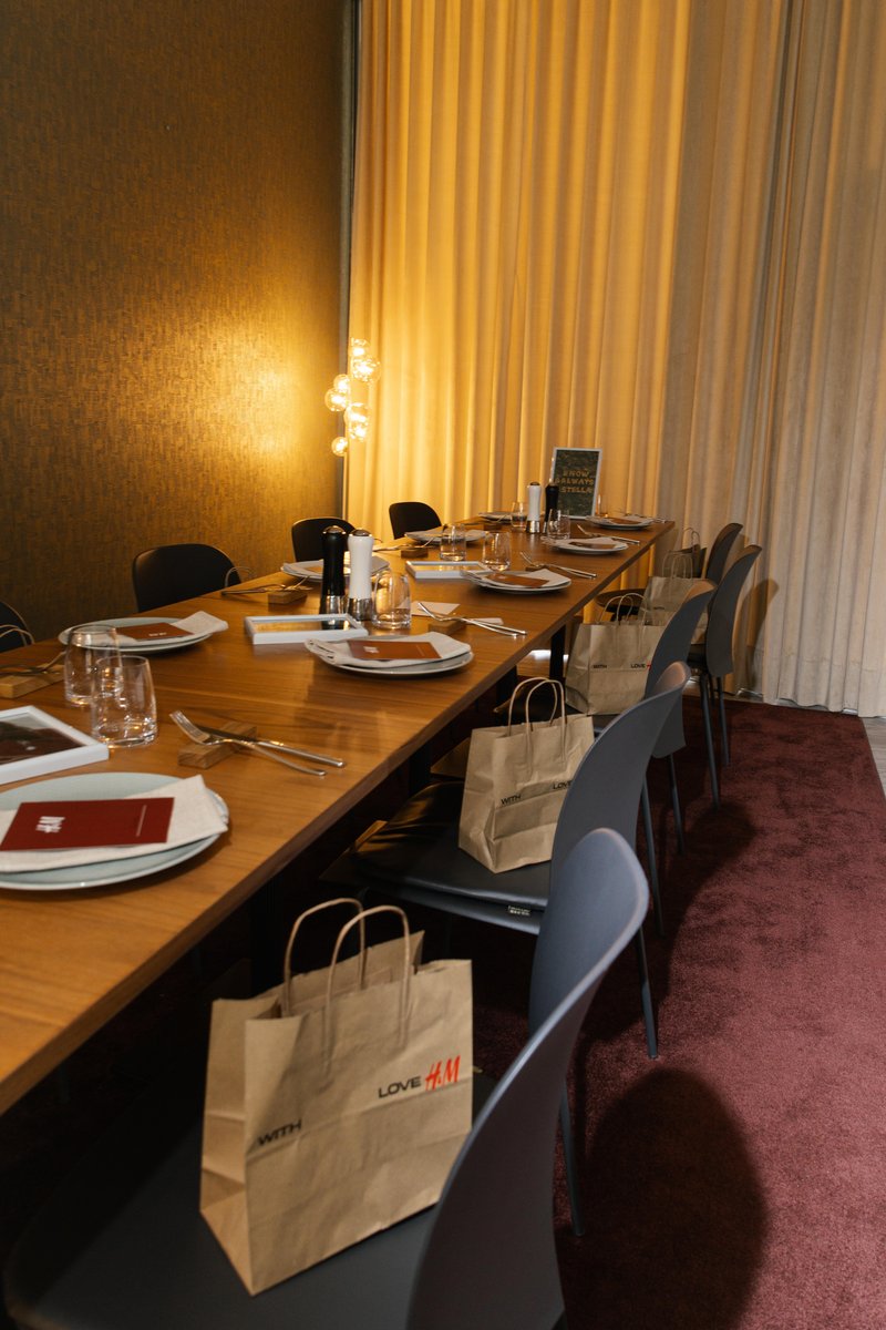 Stella McCartney x H&M v ospredju ekskluzivnega bruncha — kolekcija, ki je modne navdušenke ne morejo dočakati