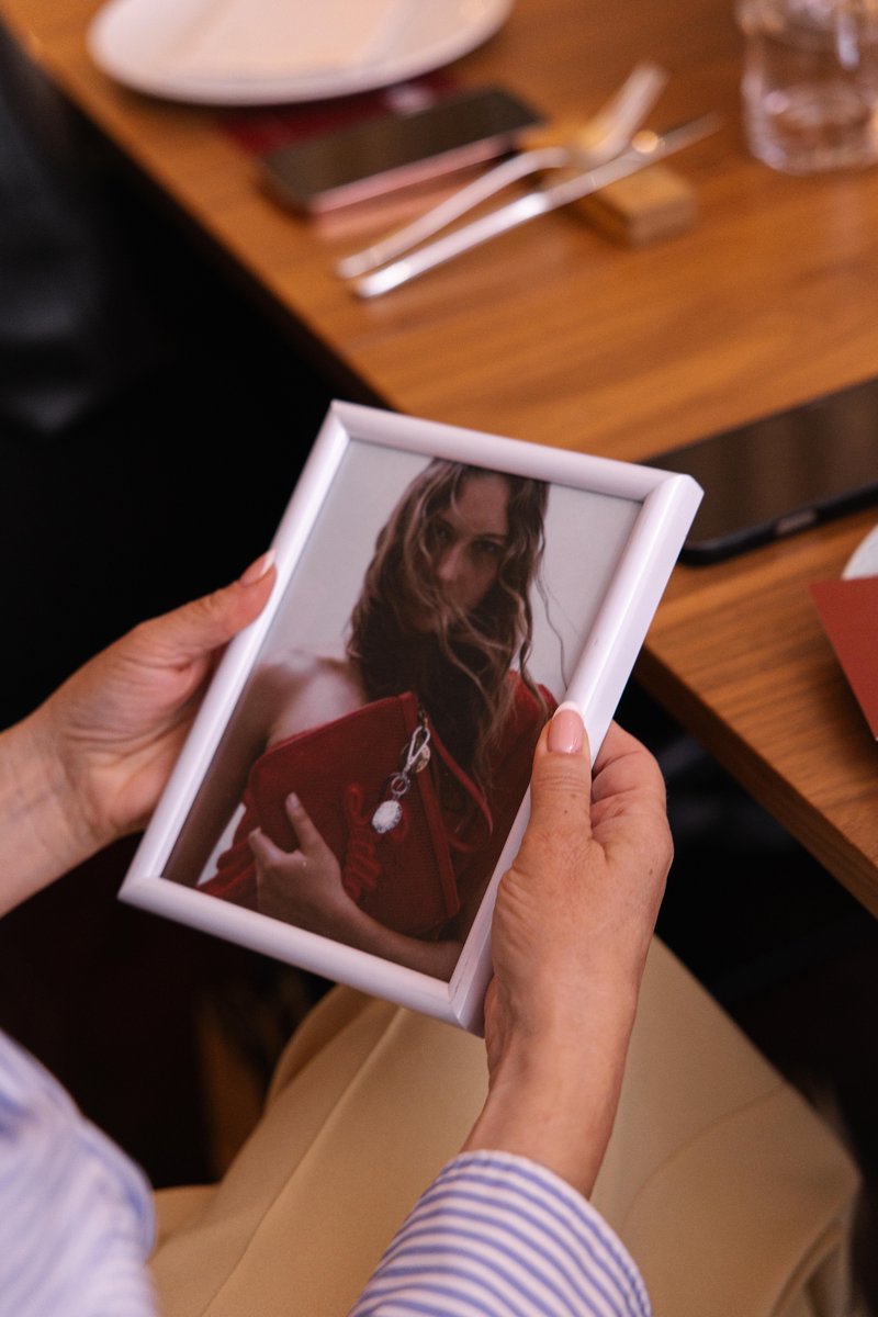 Stella McCartney x H&M v ospredju ekskluzivnega bruncha — kolekcija, ki je modne navdušenke ne morejo dočakati