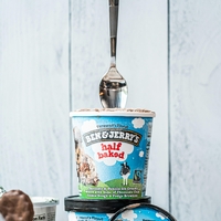 Na policah slovenskih trgovin sladoled, o katerem govorijo vsi – a cena vas bo hitro ohladila