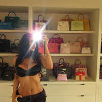 Resničnostna zvezdnica Kylie Jenner osupnila javnost: fotografija razkošja sprožila burne odzive