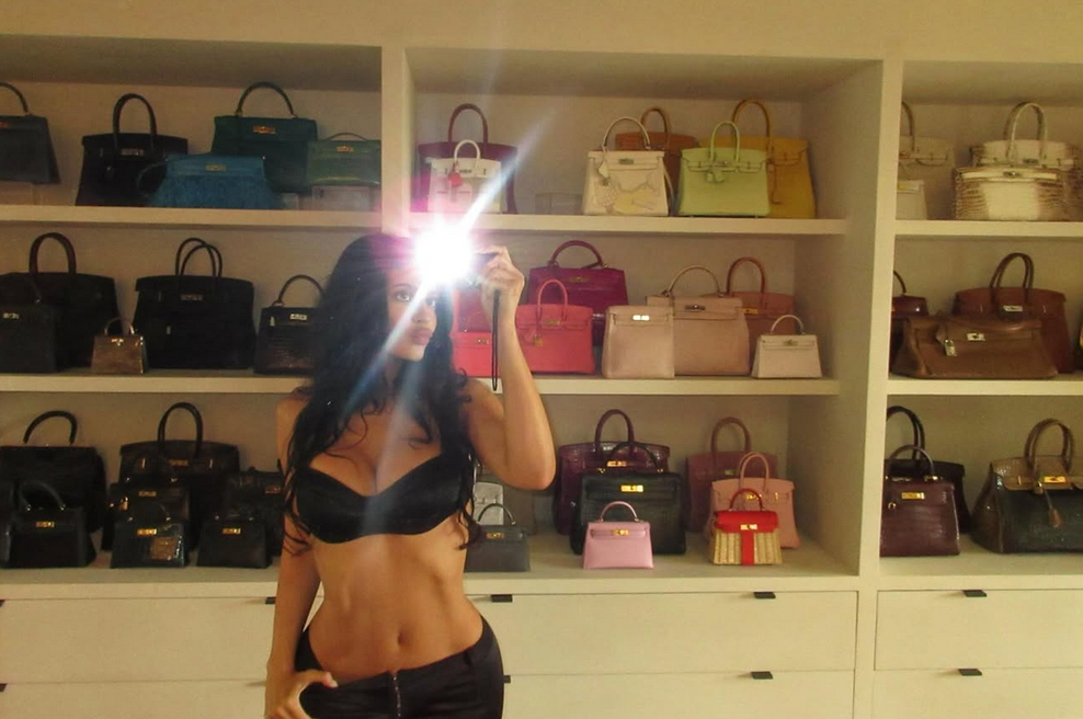 Resničnostna zvezdnica Kylie Jenner osupnila javnost: fotografija razkošja sprožila burne odzive (foto: Instagram/kyliejenner/posnetek zaslona)