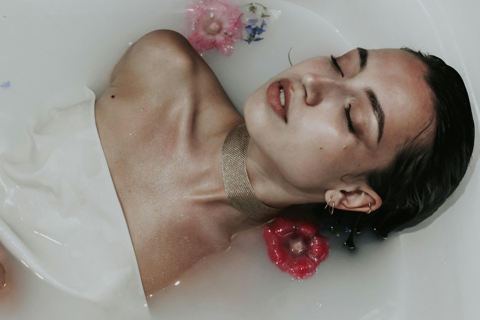 Ta kozmetični izdelek iz Hoferja navdušuje: je smešno poceni (pa tudi zelo učinkovit) (foto: UNSPLASH)