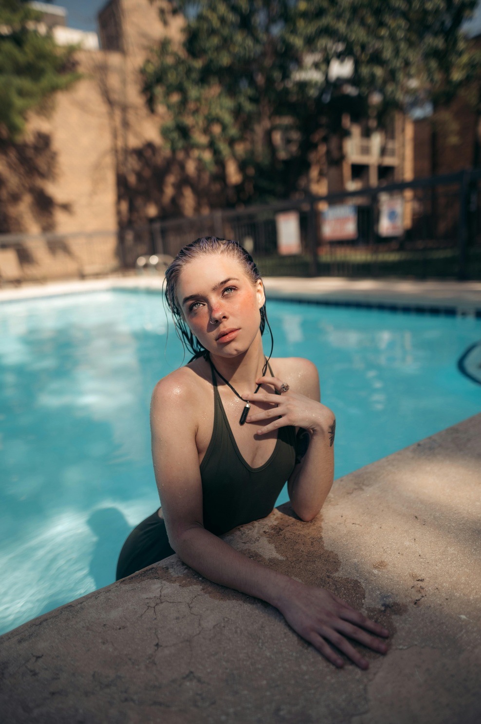 "Prvič sem vrhunec doživela v bazenu ... kar pred očmi svoje družine!" (resnična izpoved) (foto: Unsplash)