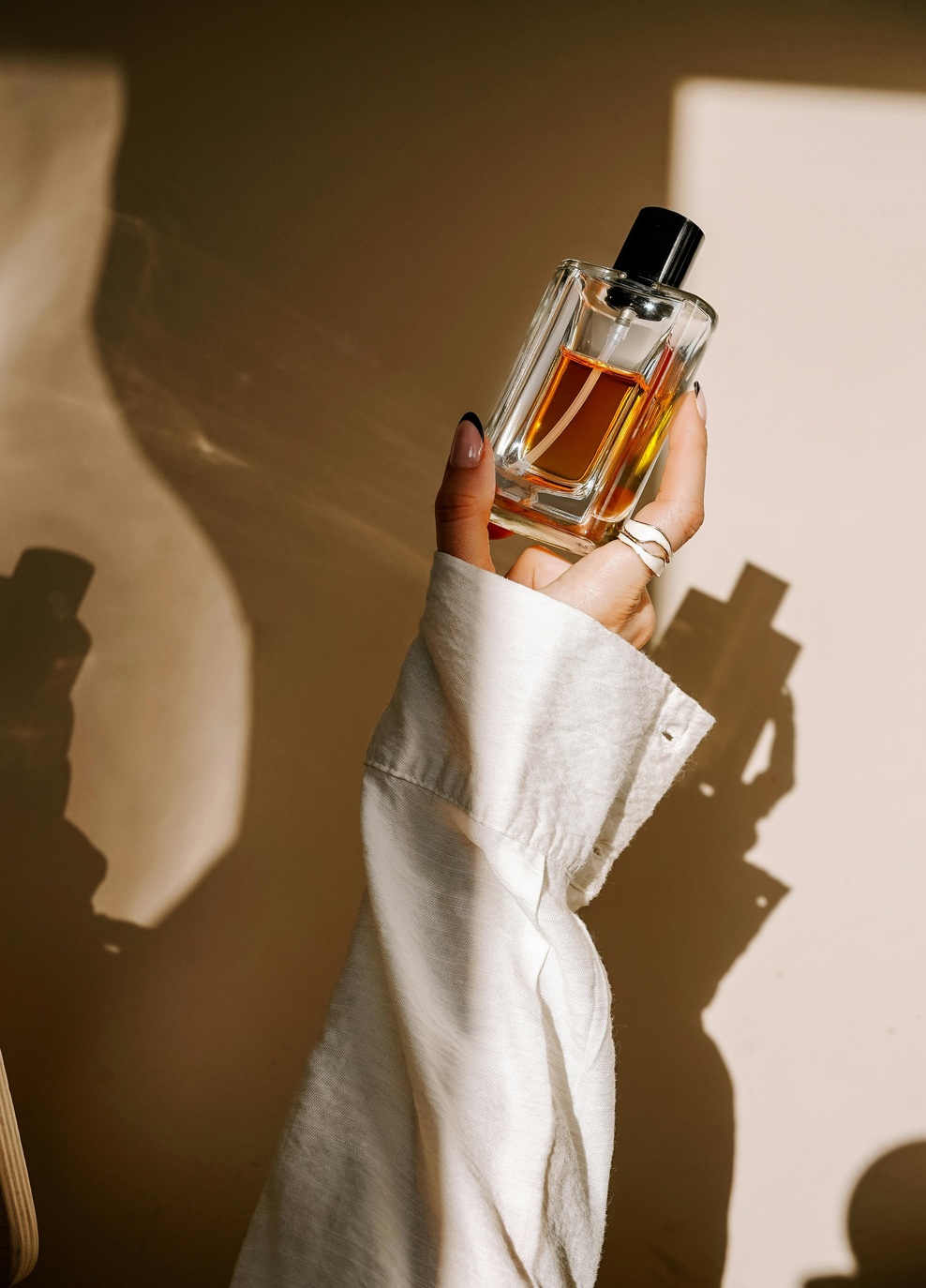 Ti dostopni parfumi obračajo glave bolj kot luksuzne dišave (in ljudje se vam ne bodo mogli upreti) (foto: Unsplash)