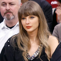 Taylor Swift navdušila v topu, ki si ga lahko privošči (skoraj) vsaka: vemo, kje se ga kupi