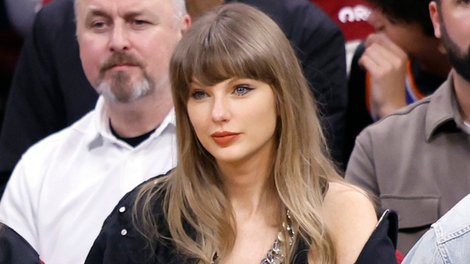Taylor Swift top H&M Stella McCartney tekma NBA
