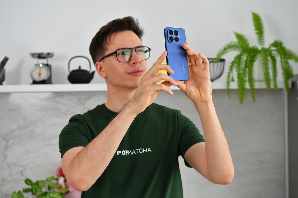 Barva, pena, trenutek: POP Matcha skozi Leica objektiv (foto: Xiaomi)