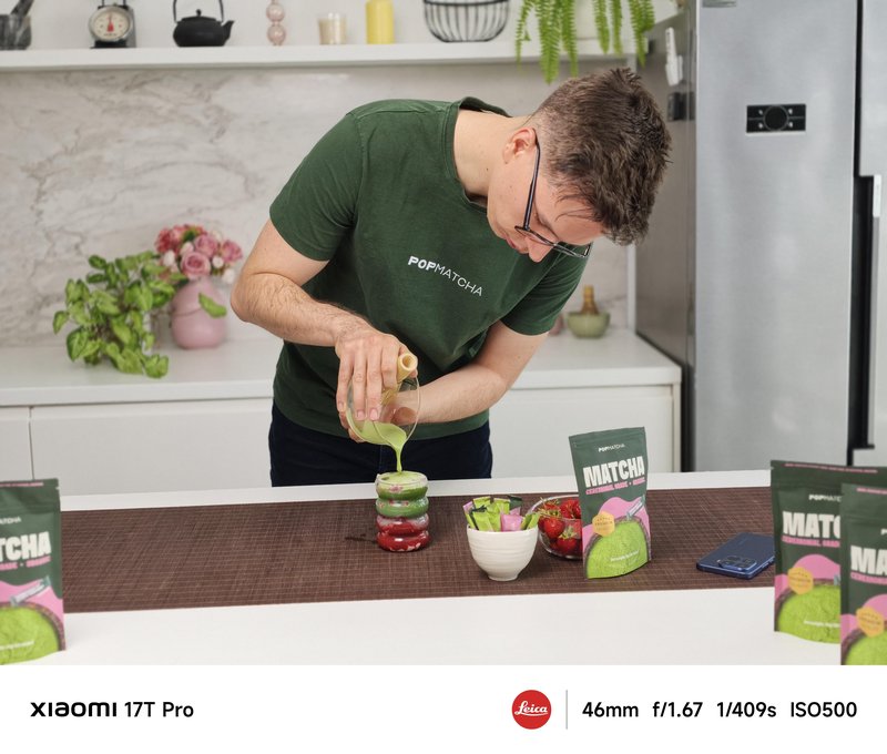 Barva, pena, trenutek: POP Matcha skozi Leica objektiv