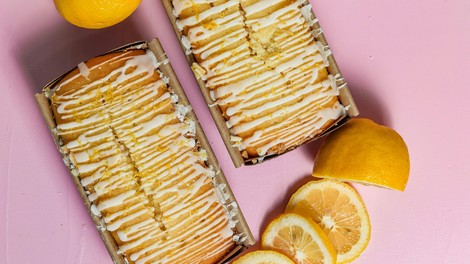 Opozorilo: ta sočen limonin kolač z glazuro povzroča odvisnost