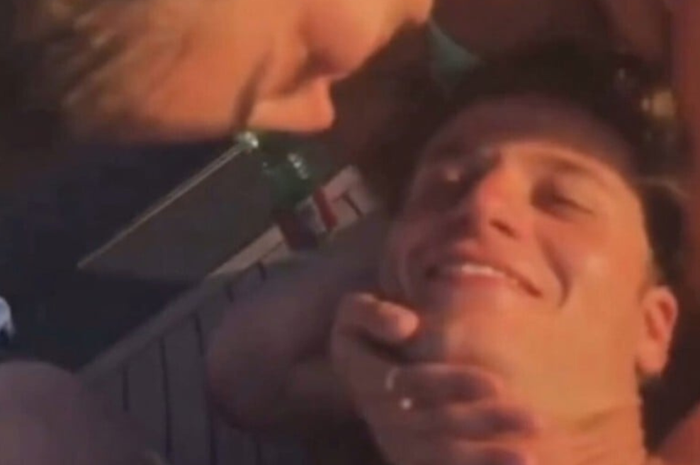 Jakov Jozinović objavil poljub s skrivnostnim dekletom, oboževalci namigujejo, da gre za ... (foto: www.tiktok.com/@jakov.jozinovic40/posnetek zaslona)