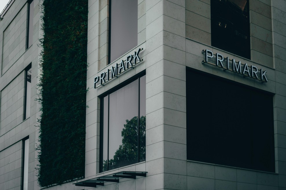 V Primarku smo našli torbico, ki bo zagotovo hit poletja (in stane zgolj 10 evrov) (foto: Unsplash)