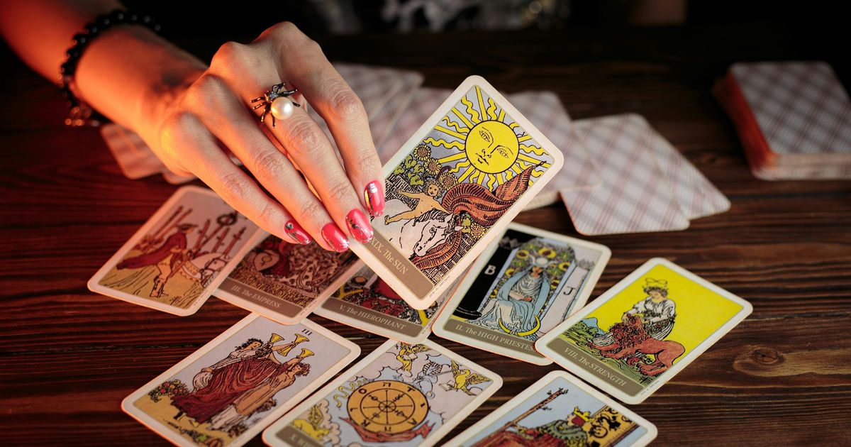 Ne razmišljajte predolgo: prva tarot karta, ki vas pritegne, skriva sporočilo za vas
