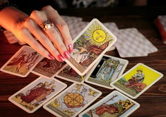 Ne razmišljajte predolgo: prva tarot karta, ki vas pritegne, skriva sporočilo za vas