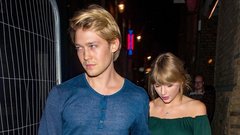 Joe Alwyn in Taylor Swift.