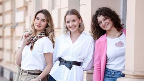 Kako je v resnici delati v Triglavu? Neli, Neja in Tara so šle preverit iz prve roke