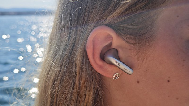 Xiaomi Buds 6: majhne slušalke, ki hitro postanejo del vsakdana