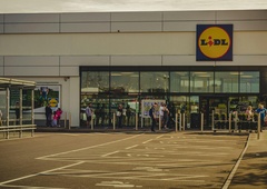 Lidl za manj kot 12 evrov prodaja kos, ki vam lahko na potovanju prihrani pravo malo bogastvo
