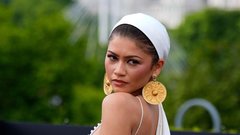 Kot boginja z Olimpa: Zendaya je s temi modnimi videzi ukradla vso pozornost
