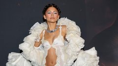 Kot boginja z Olimpa: Zendaya je s temi modnimi videzi ukradla vso pozornost