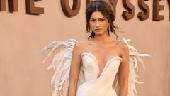 Kot boginja z Olimpa: Zendaya je s temi modnimi videzi ukradla vso pozornost