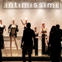 Intimissimi ima velike razprodaje in to je 5 kosov, ki se resnično izplačajo