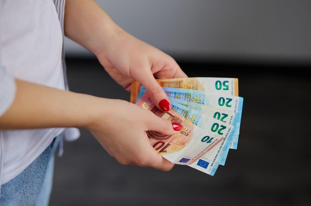 7 vsakodnevnih napak, zaradi katerih zapravite več, kot bi morali (večina ljudi se jih sploh ne zaveda) (foto: Profimedia)