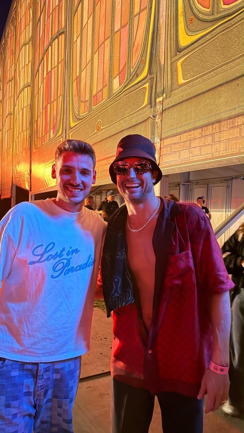 Prepoznate svetovnega zvezdnika, ki ga je naš Matway spoznal na Tomorrowlandu? (FOTO)