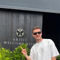 Prepoznate svetovnega zvezdnika, ki ga je naš Matway spoznal na Tomorrowlandu? (FOTO)
