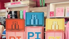 Kakšna nostalgija! Ta najbolj popularni parfum, ki smo ga nosili v 2000-ih, se spet vrača na police