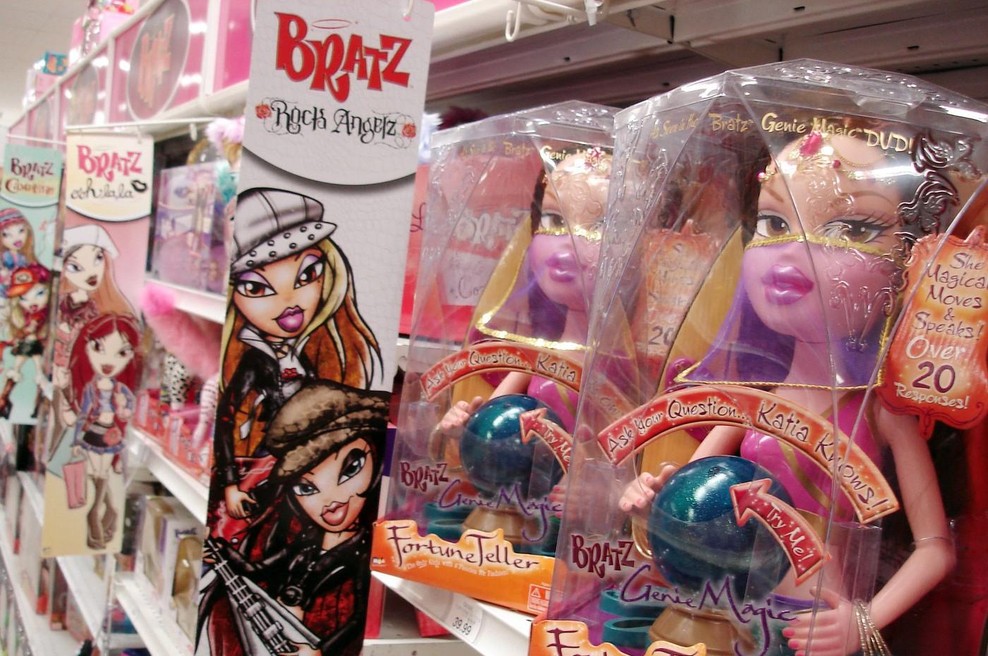 Se še spomnite Bratz? Za najbolj kul punčkami 2000-ih se skriva precej divja zgodba (foto: Profimedia)