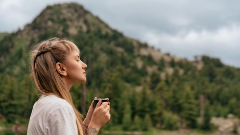Zakaj danes vsi govorijo o 'mentalnem dopustu', kako si ga privoščite že danes in kje boste kmalu izvedeli še več