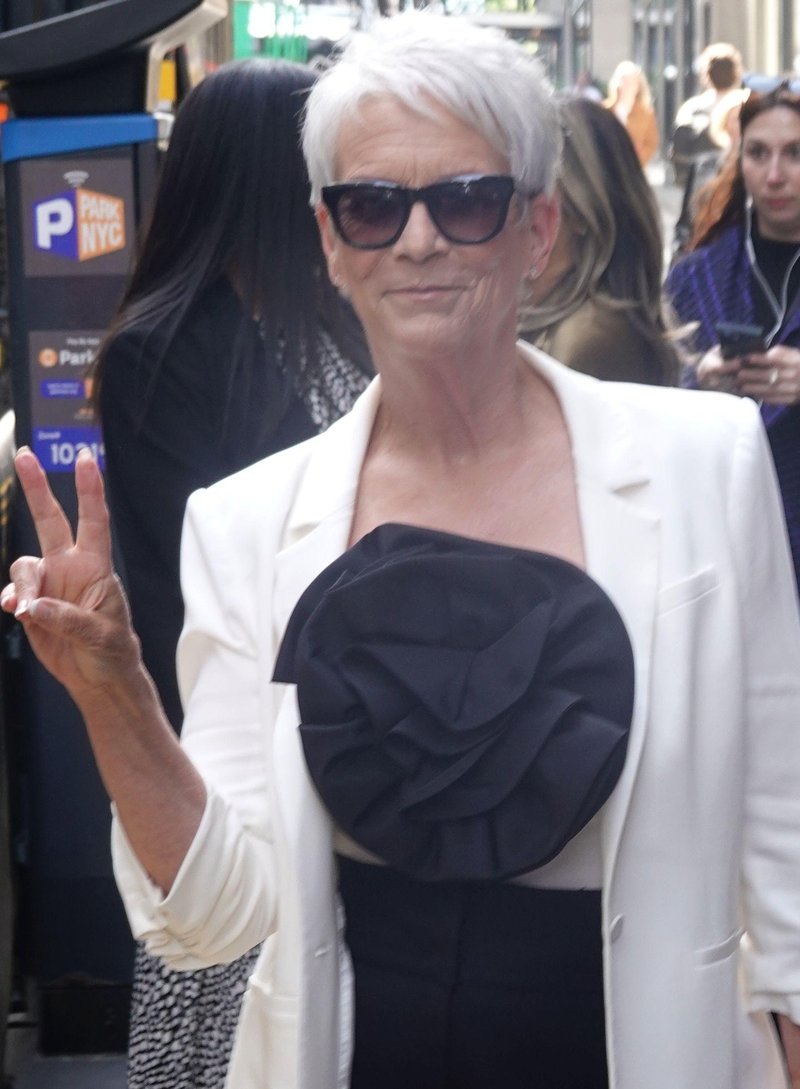 jamie-lee-curtis.jpg