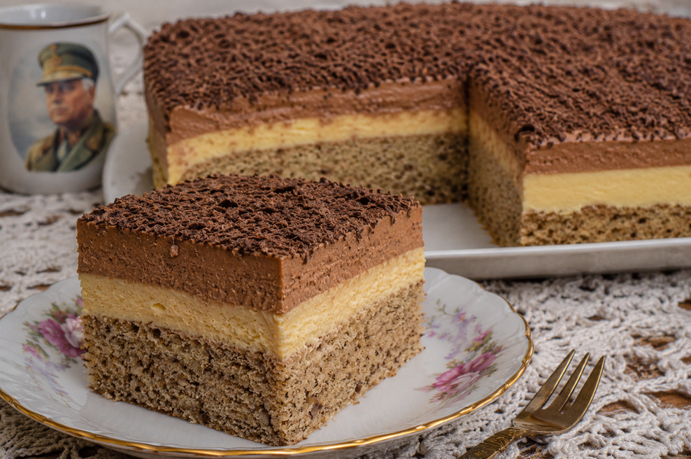 Titova torta se vrača: retro sladica iz časov Jugoslavije, ki je znova navdušila splet (foto: Ustvarjeno z UI)