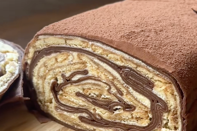 Tiramisu ali palačinke? Verjeli ali ne, našli smo sladico, ki združuje oboje
