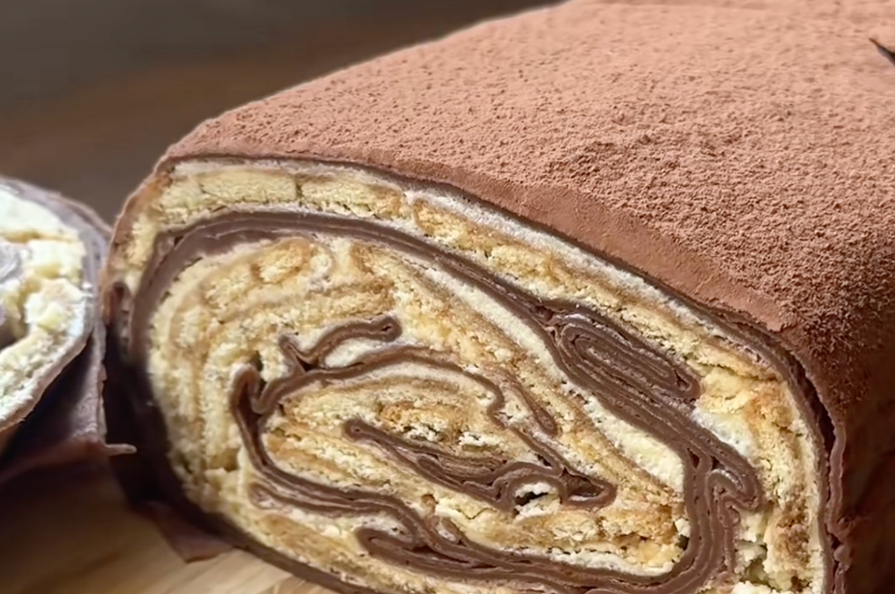 Tiramisu ali palačinke? Verjeli ali ne, našli smo sladico, ki združuje oboje (foto: TikTok/chula_buonappetito)