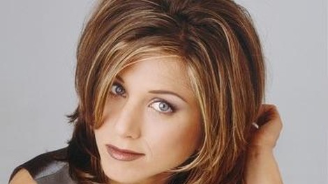 Trik naših babic je nazaj: zaradi njega imajo zdaj vse ženske lase kot supermodeli iz 90. let
