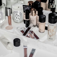 Je to sploh še drogerijski make-up? Nova kolekcija znamke, ki jo obožujejo tudi Slovenke, je videti kot prestižna kozmetika, cene pa se začnejo pri 4 evrih