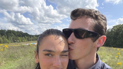 Samski ljubitelji knjig, pozor! Ta nova aplikacija za zmenke išče partnerja glede na vaš ... bralni okus?!