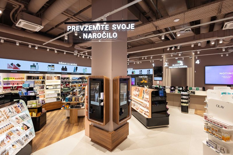 Ljubljanska Aleja končno dobila trgovino, kakršne pri nas še ni bilo, pred vhodom se vijejo dolge vrste
