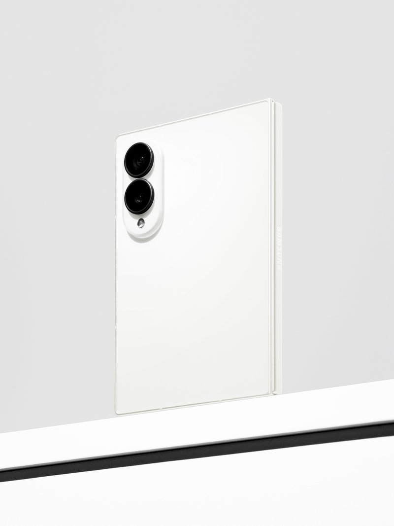 Kako sem s starega telefona prešla na Galaxy Z Flip8 in enostavno prenesla vse, tudi gesla