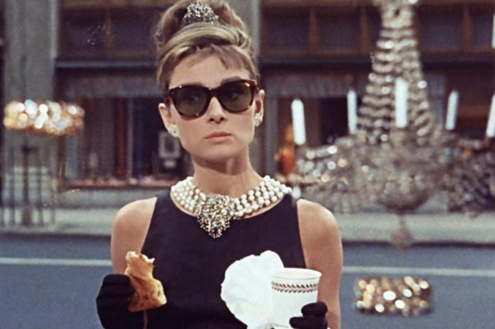 3 modni kosi, ki jih je Audrey Hepburn nosila znova in znova (še danes so videti šik) (foto: Profimedia)