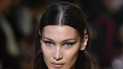 Pozabite na ponesrečen 'eyeliner'! Na Amazonu smo odkrili izdelek za manj kot 10 evrov, ki naredi popolne mačje oči