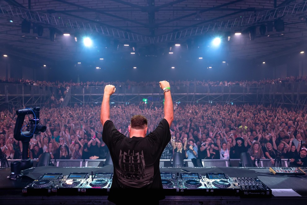Veličastno praznovanje abrahama: DJ Umek v Ljubljani pripravil spektakel, kakršnega ne bo nikoli in nikjer več