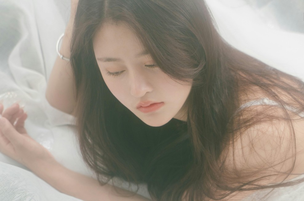 Japonke zjutraj izvajajo ta 1-minutni trik: obraz je potem videti manj zabuhlo in bolj sveže! (foto: UNSPLASH)